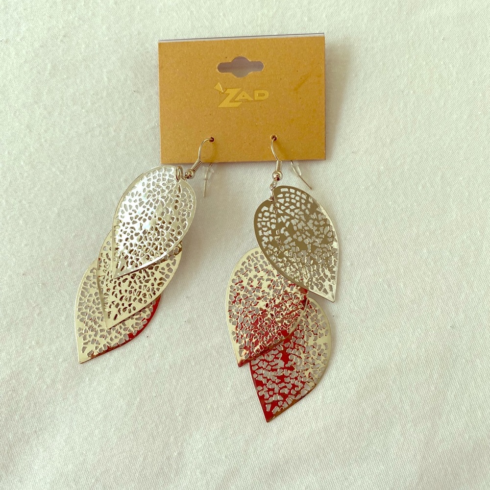 ‘ZAD Silvertone Three-Leaf Drop Earrings